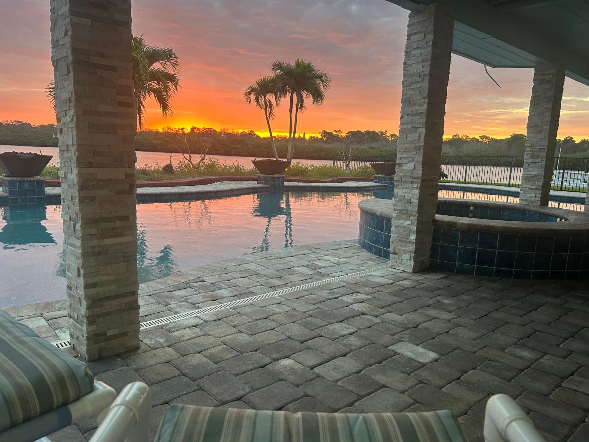 Guest Suite - Waterfront -Pool & Hot Tub- Walk To Beach Clearwater Beach Eksteriør billede