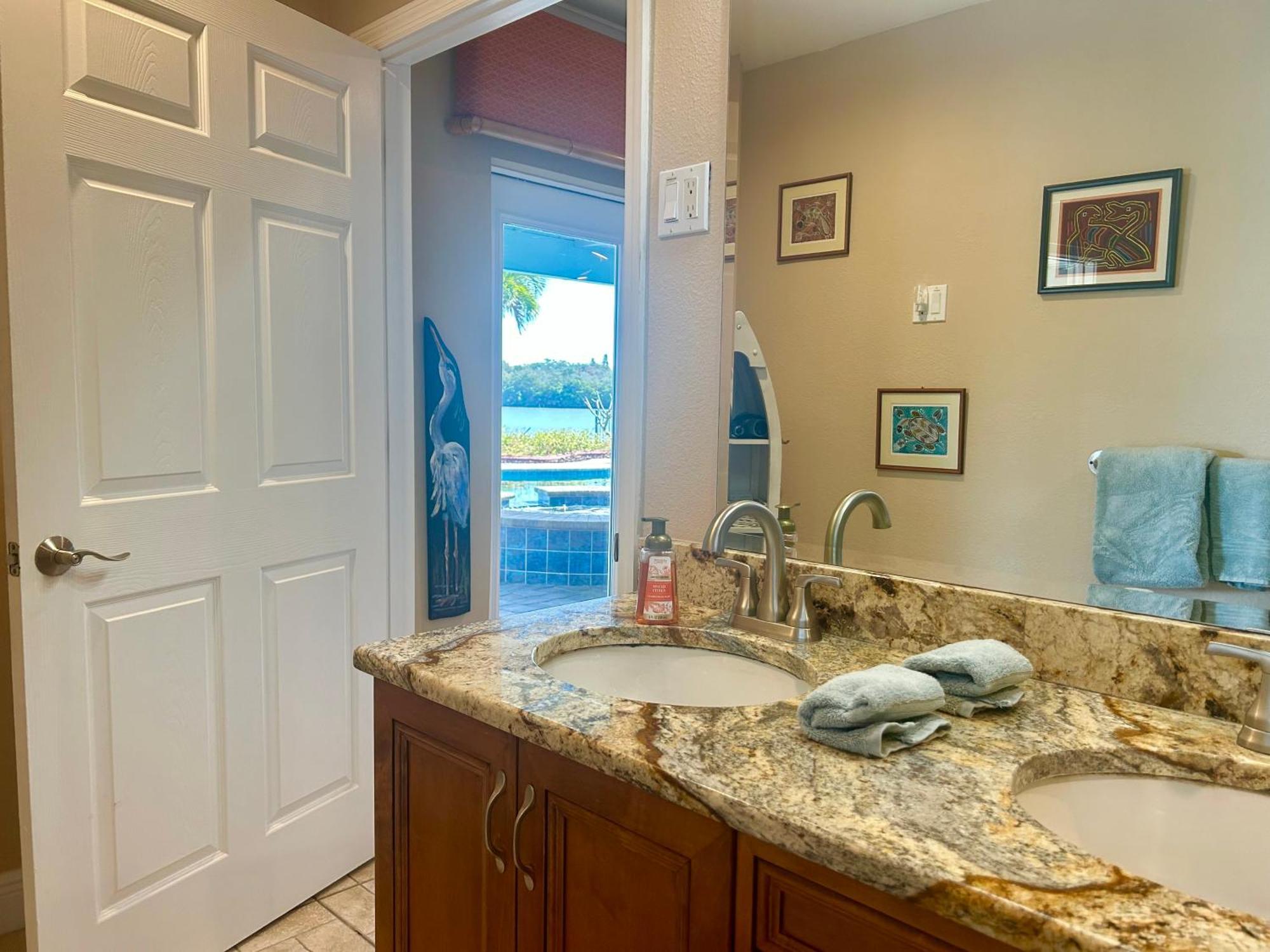 Guest Suite - Waterfront -Pool & Hot Tub- Walk To Beach Clearwater Beach Eksteriør billede