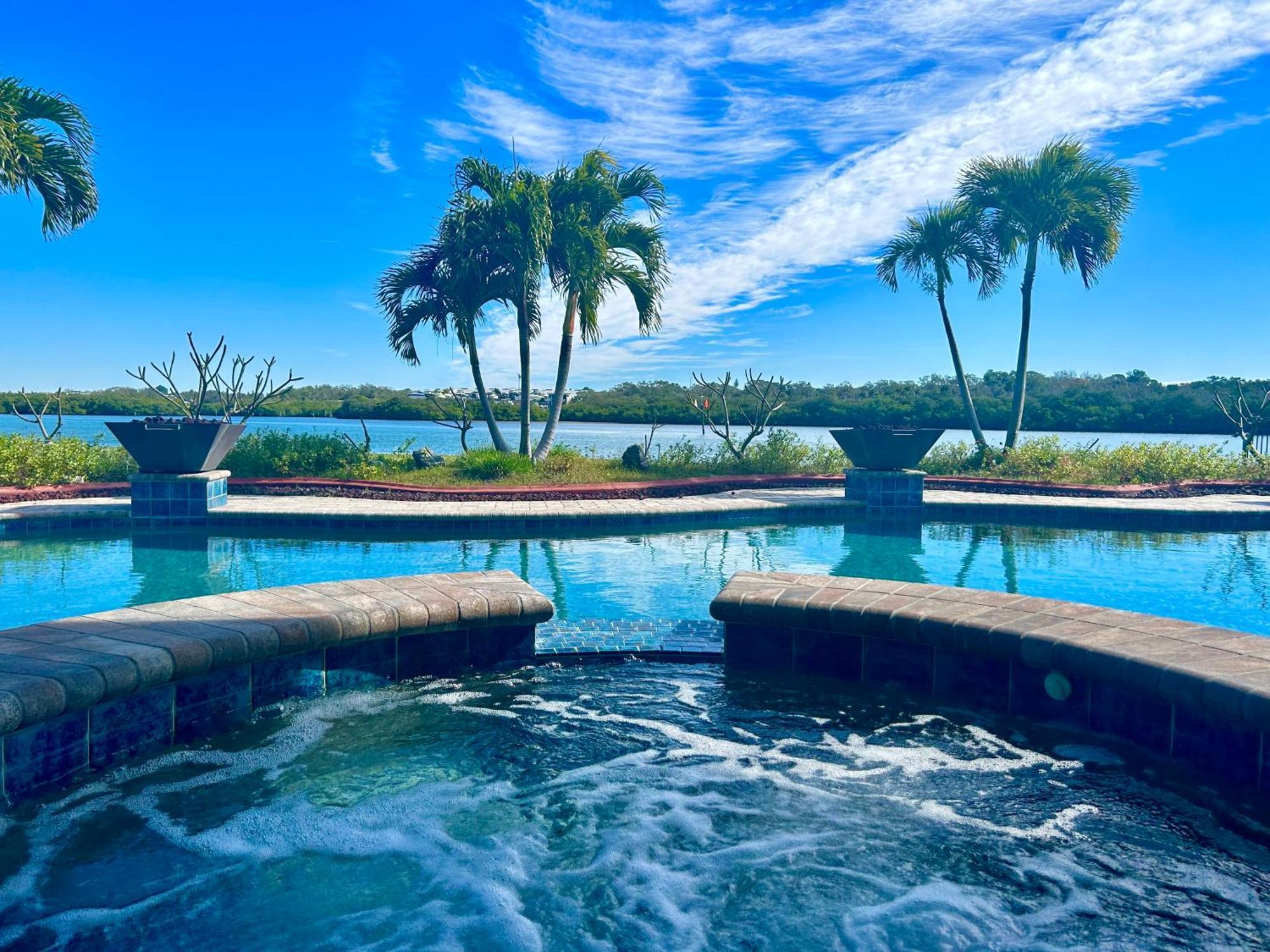 Guest Suite - Waterfront -Pool & Hot Tub- Walk To Beach Clearwater Beach Eksteriør billede
