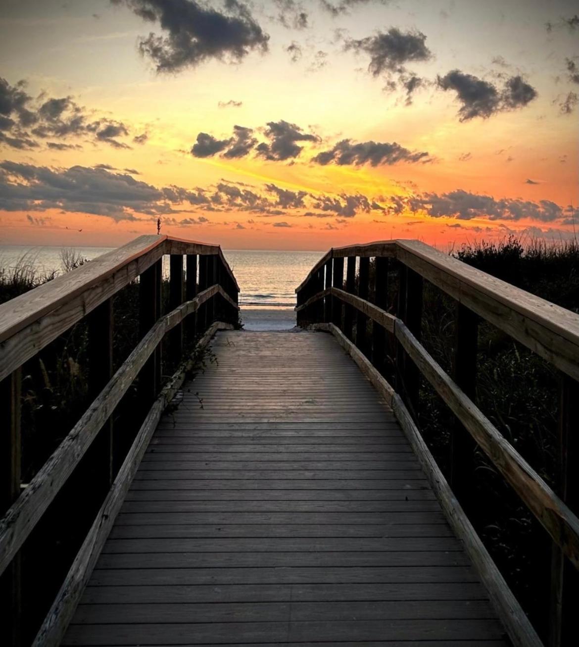 Guest Suite - Waterfront -Pool & Hot Tub- Walk To Beach Clearwater Beach Eksteriør billede
